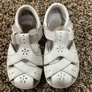 Stride rite toddler girl sandals GUC, white, dressy size 6M, Mary Jane style